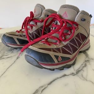 Vasque Monolith Hiking Boot, Chili pepper
